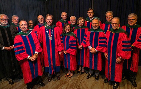 Linda Gillam accepts Master of the ACC award