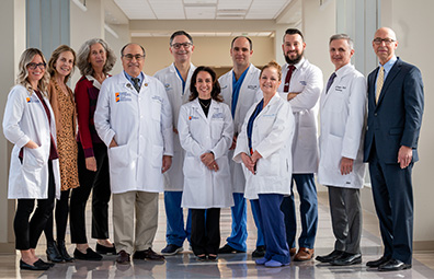El equipo de atención de tumores cerebrales del Glasser Center.